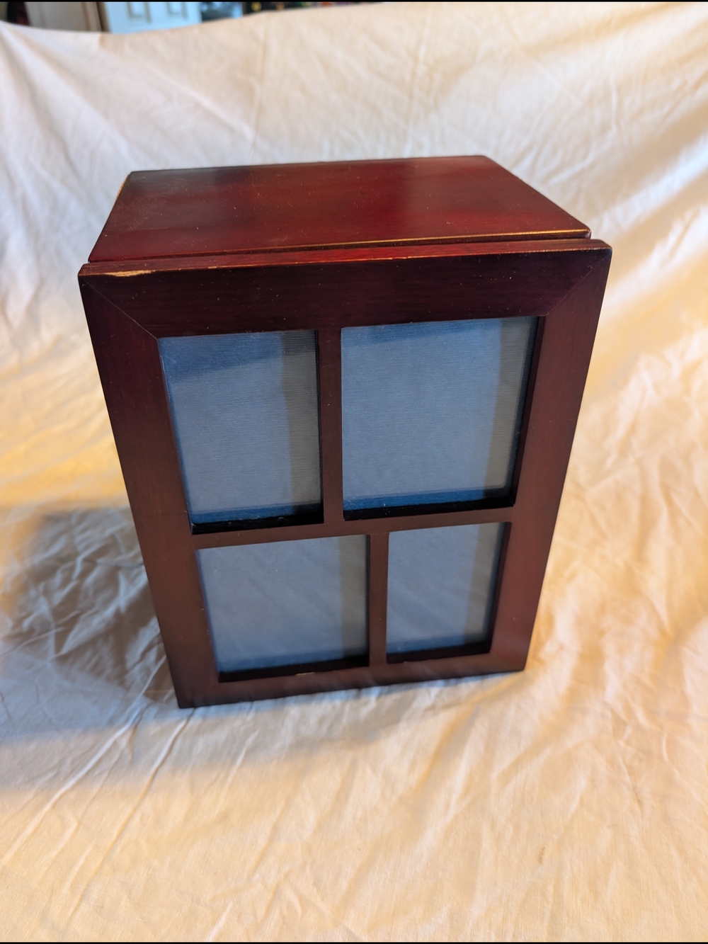2/50$ Vintage Cherry Brown 4-Opening Wooden Picture Frame Box